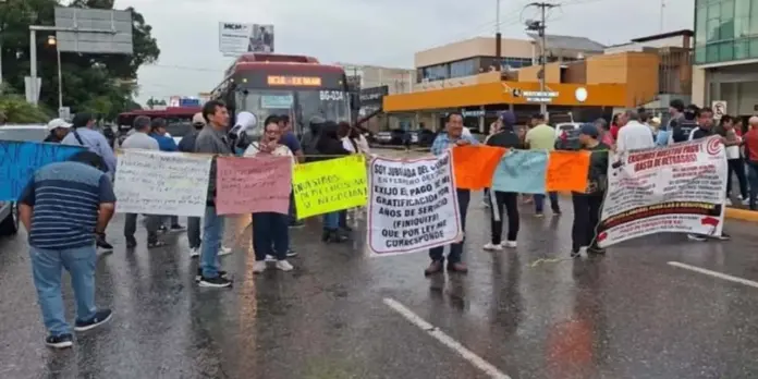 Jubilados del Cobao endurecen protesta por finiquitos pendientes desde 2024