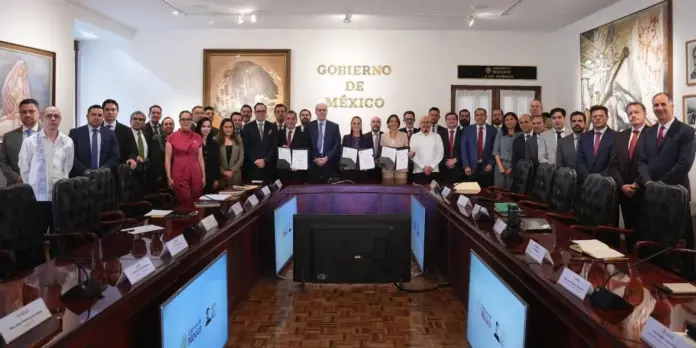 Sheinbaum renueva el tope de gasolina regular debajo de 24 pesos