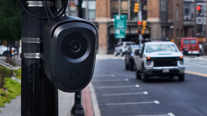 Municipios de EE.UU. aceleran la baja de cámaras Flock ante dudas por privacidad y errores